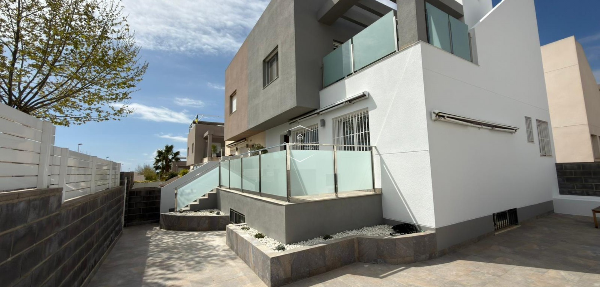 Resale - Villa - semi-detached -
Torrevieja