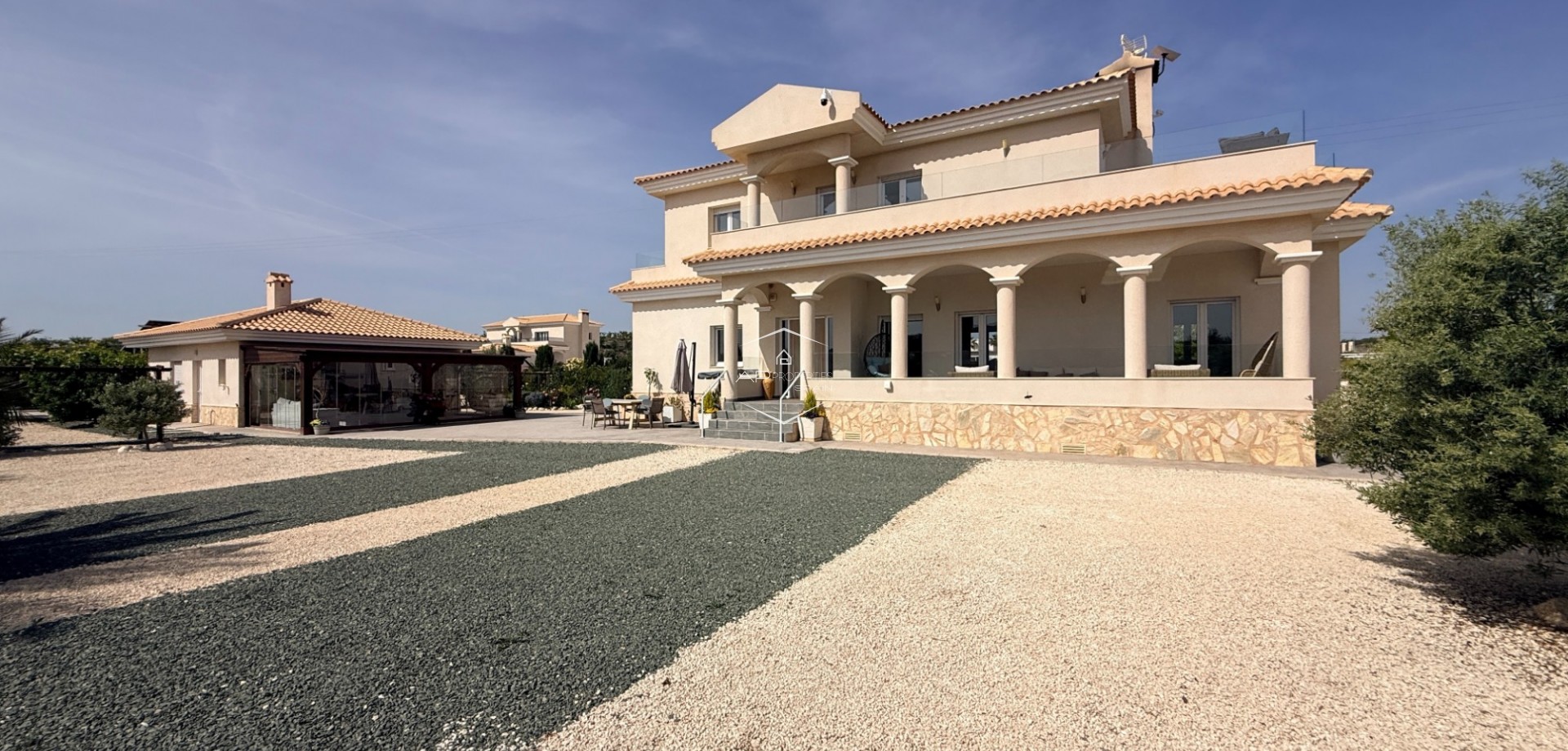 Revente - Villa - Indépendante -
Pinoso