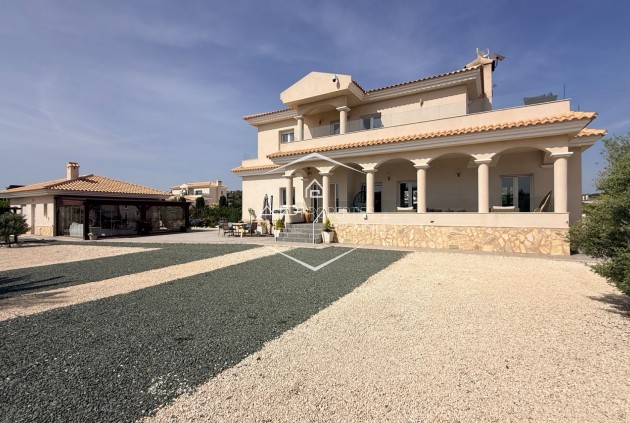 Revente - Villa - Indépendante -
Pinoso