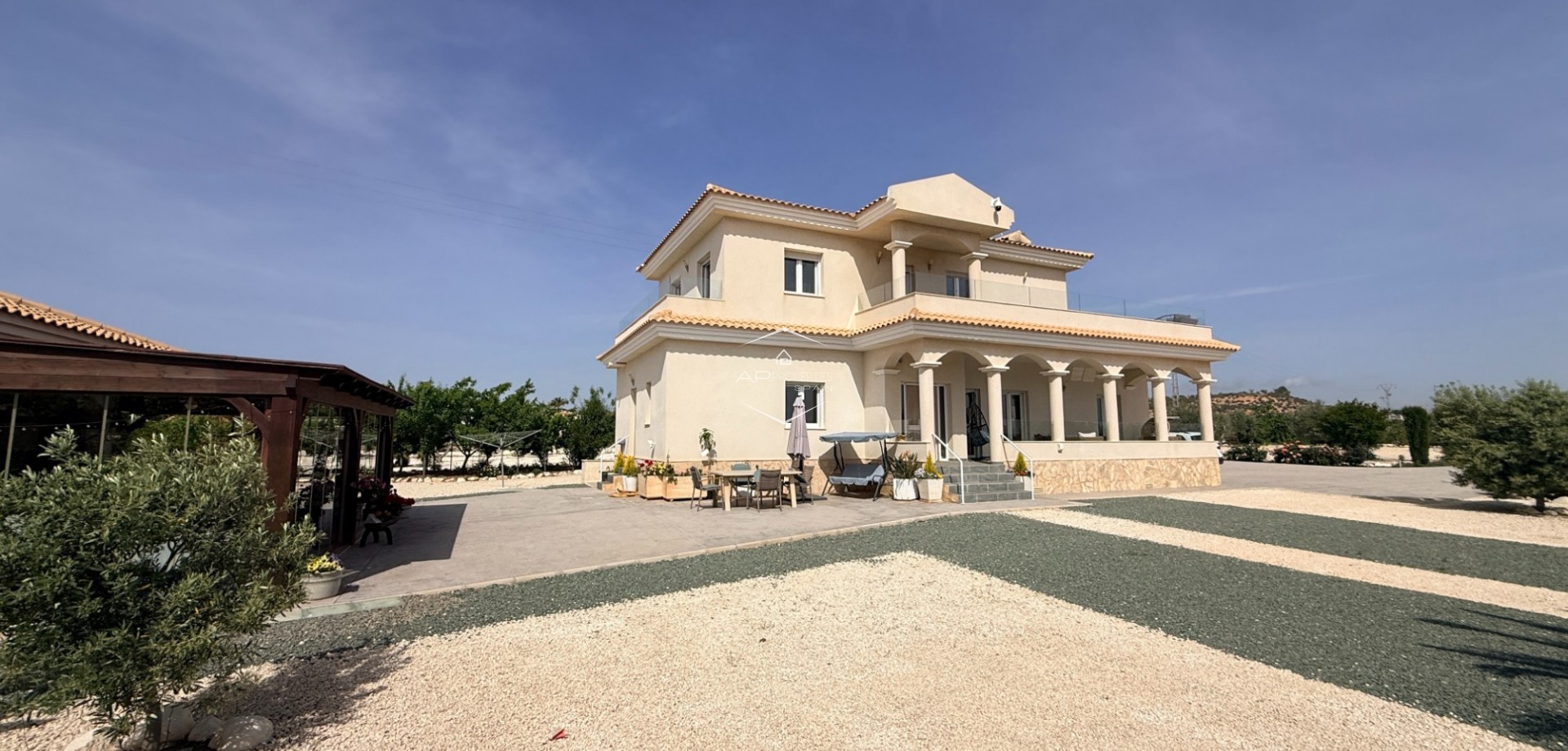 Revente - Villa - Indépendante -
Pinoso