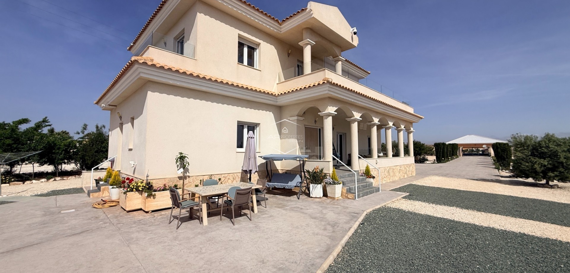 Revente - Villa - Indépendante -
Pinoso