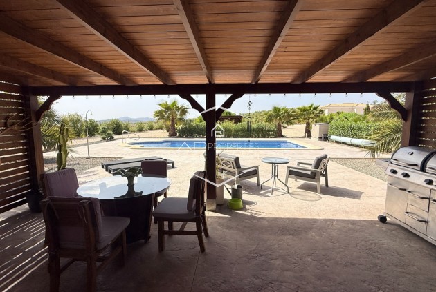 Revente - Villa - Indépendante -
Pinoso