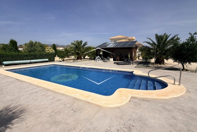 Revente - Villa - Indépendante -
Pinoso