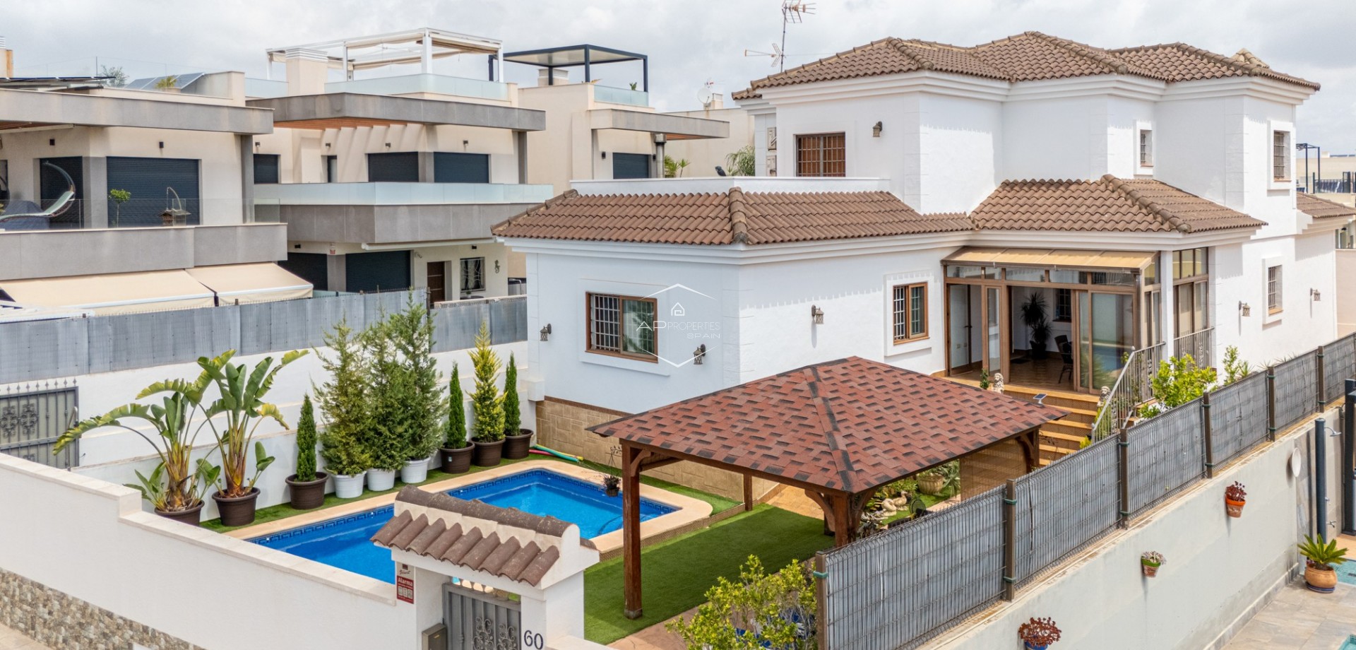 Herverkoop - Villa - Vrijstaand -
Los Montesinos - La Herrada
