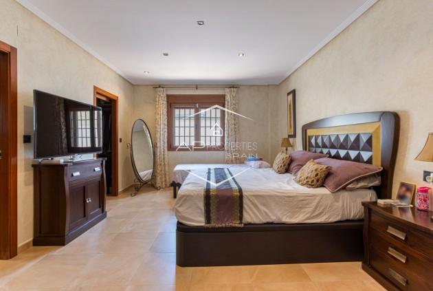 Herverkoop - Villa - Vrijstaand -
Los Montesinos - La Herrada
