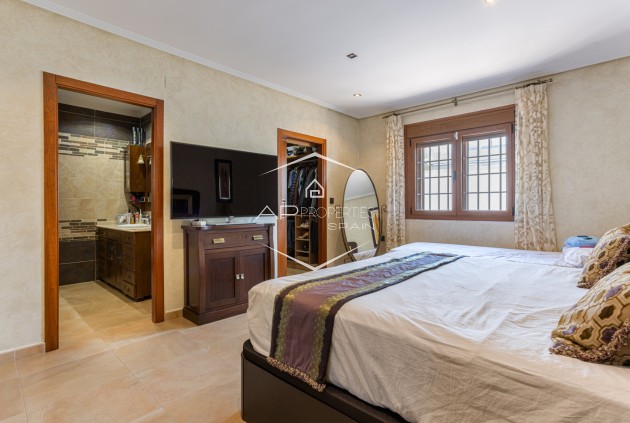 Herverkoop - Villa - Vrijstaand -
Los Montesinos - La Herrada