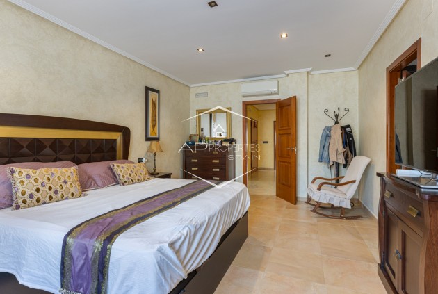 Herverkoop - Villa - Vrijstaand -
Los Montesinos - La Herrada