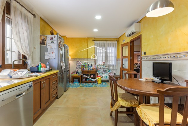 Herverkoop - Villa - Vrijstaand -
Los Montesinos - La Herrada