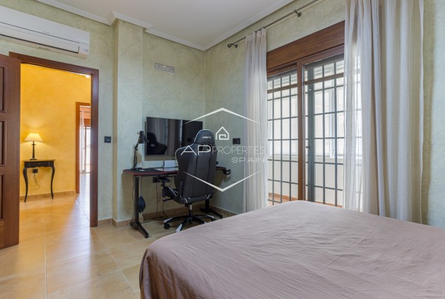 Herverkoop - Villa - Vrijstaand -
Los Montesinos - La Herrada