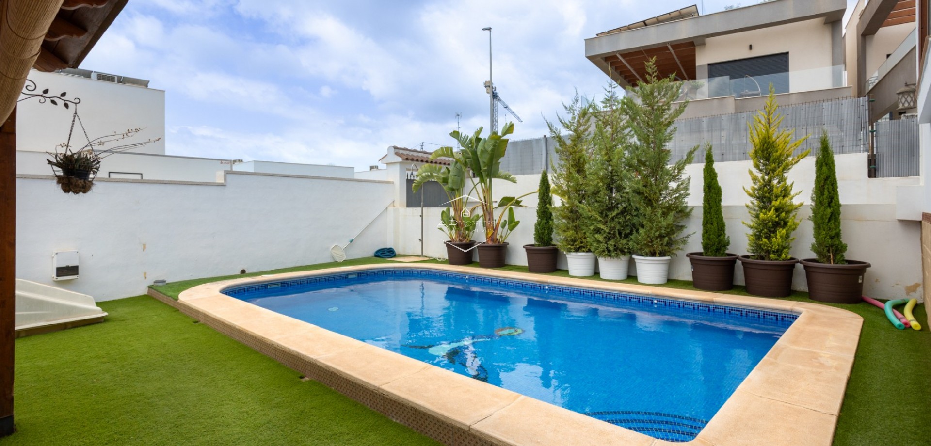 Herverkoop - Villa - Vrijstaand -
Los Montesinos - La Herrada