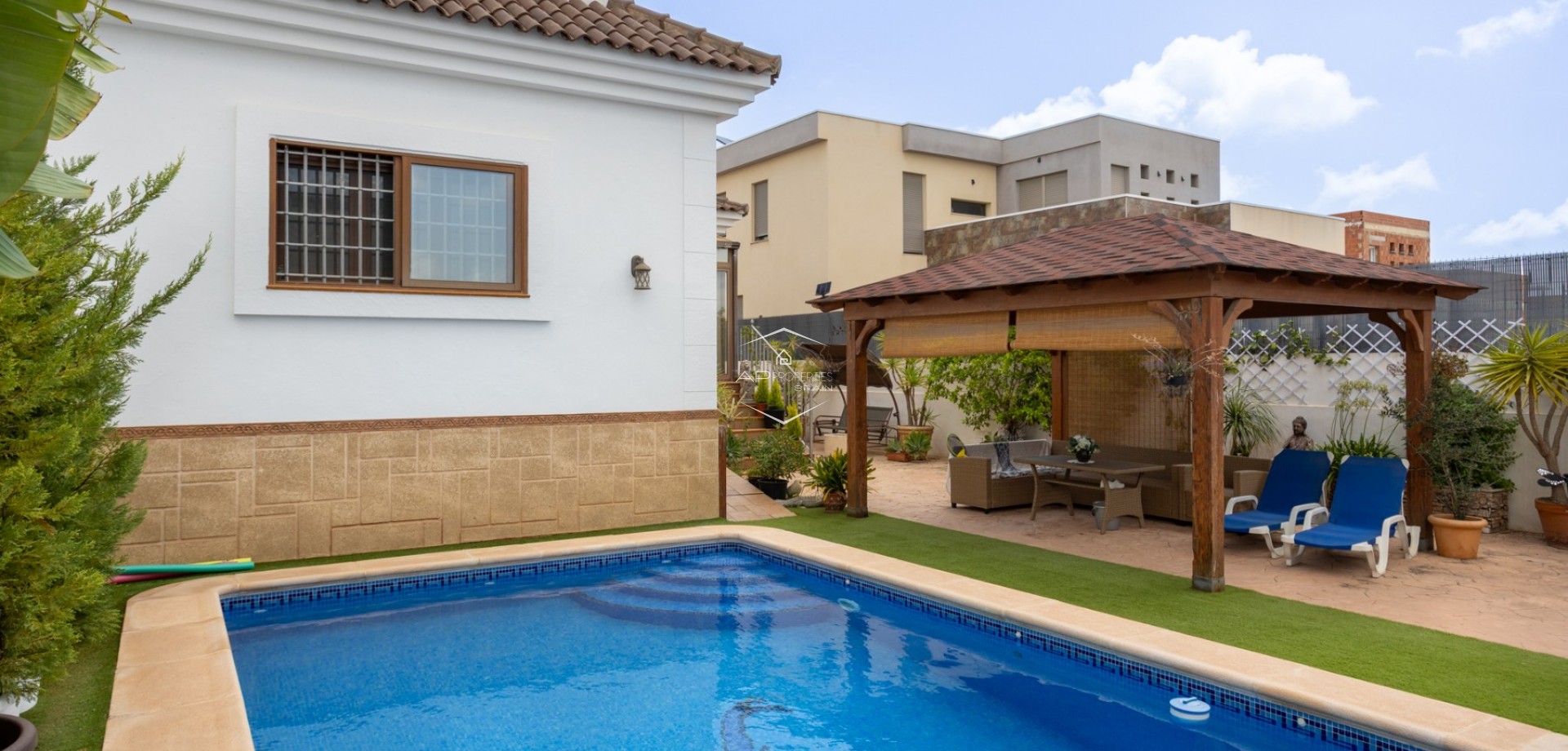 Herverkoop - Villa - Vrijstaand -
Los Montesinos - La Herrada