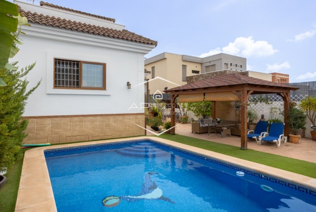 Herverkoop - Villa - Vrijstaand -
Los Montesinos - La Herrada