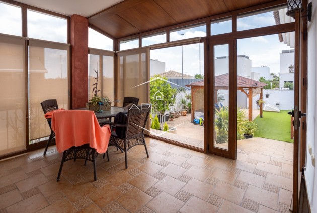 Herverkoop - Villa - Vrijstaand -
Los Montesinos - La Herrada