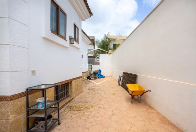 Herverkoop - Villa - Vrijstaand -
Los Montesinos - La Herrada