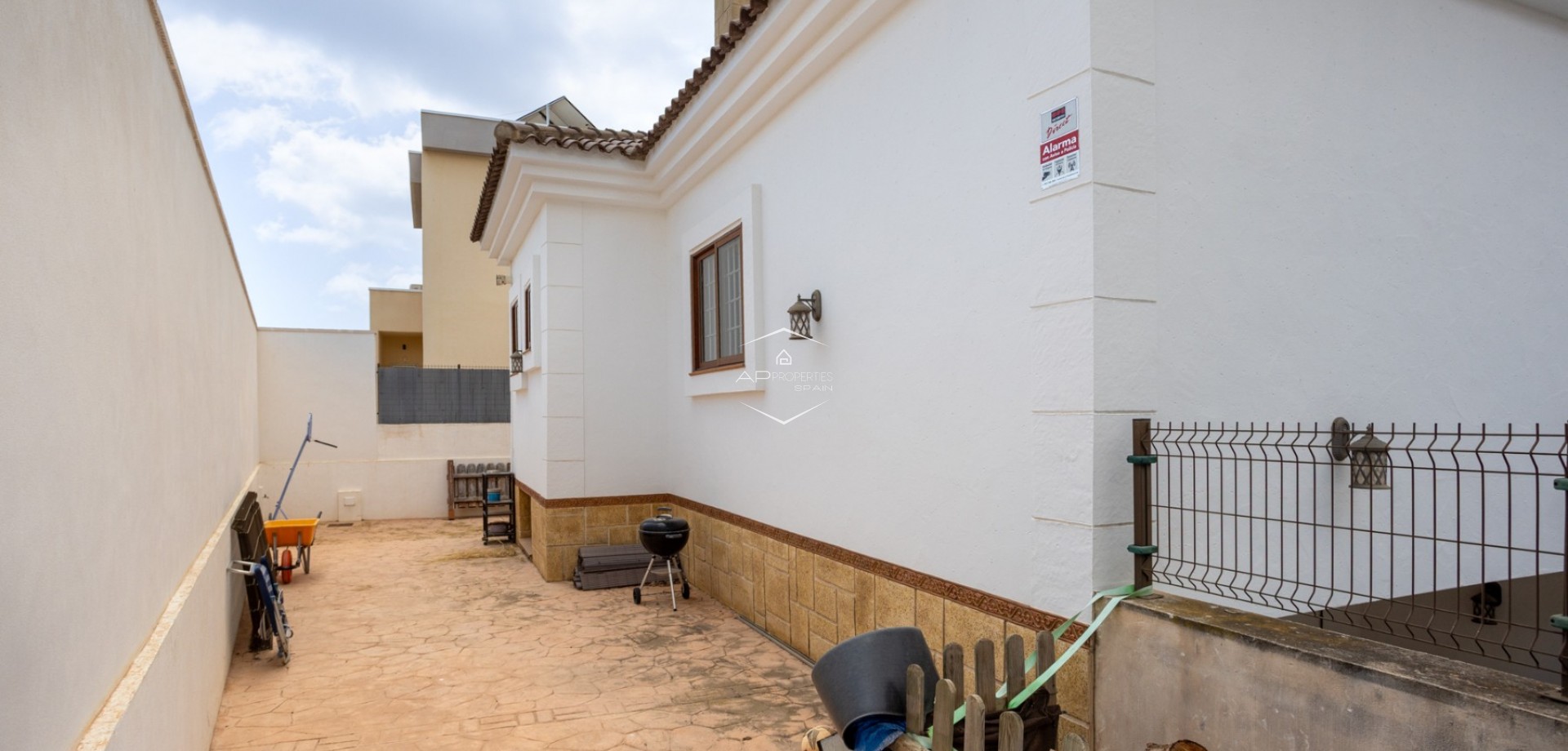 Herverkoop - Villa - Vrijstaand -
Los Montesinos - La Herrada