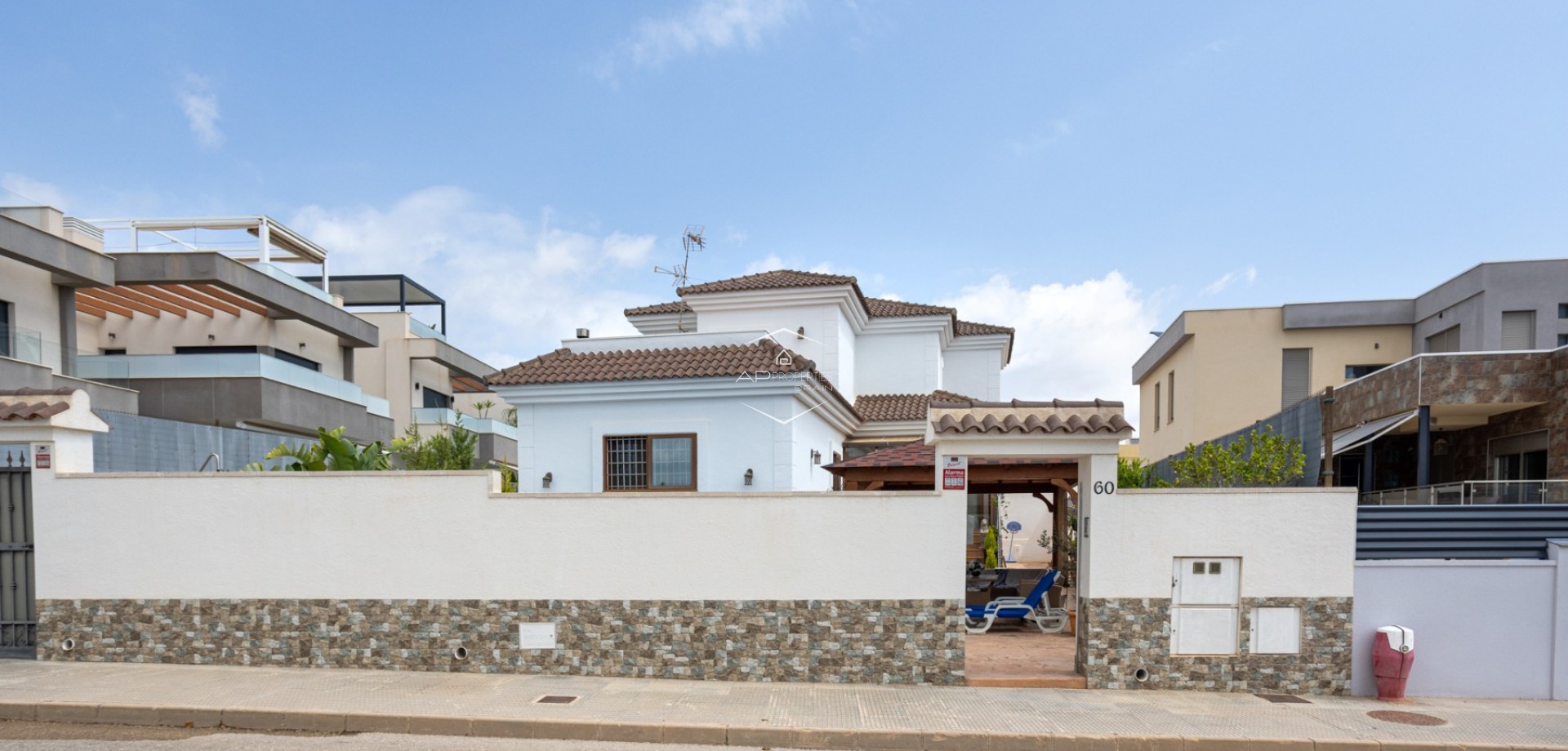 Herverkoop - Villa - Vrijstaand -
Los Montesinos - La Herrada