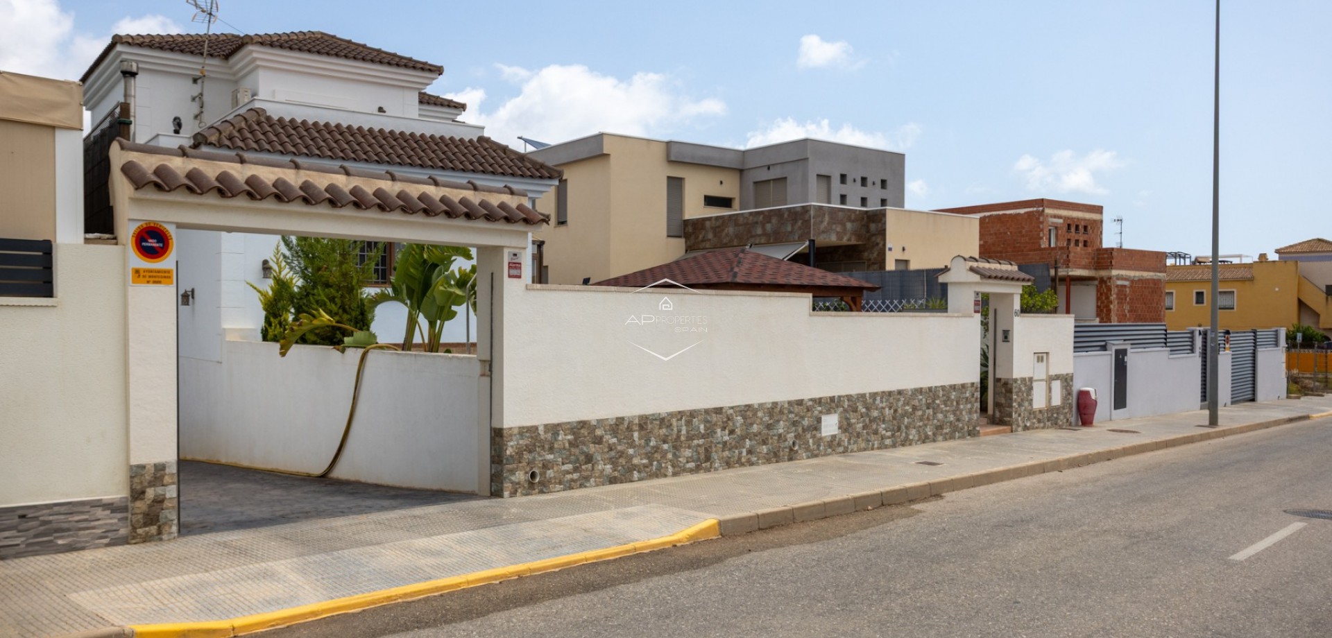 Herverkoop - Villa - Vrijstaand -
Los Montesinos - La Herrada