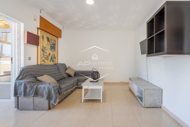Herverkoop - Villa - Vrijstaand -
Torrevieja - Urbanización San Luis