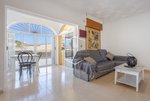 Herverkoop - Villa - Vrijstaand -
Torrevieja - Urbanización San Luis