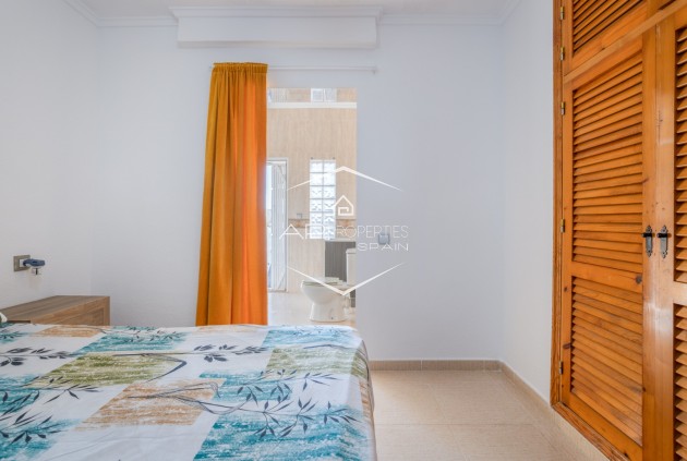 Herverkoop - Villa - Vrijstaand -
Torrevieja - Urbanización San Luis