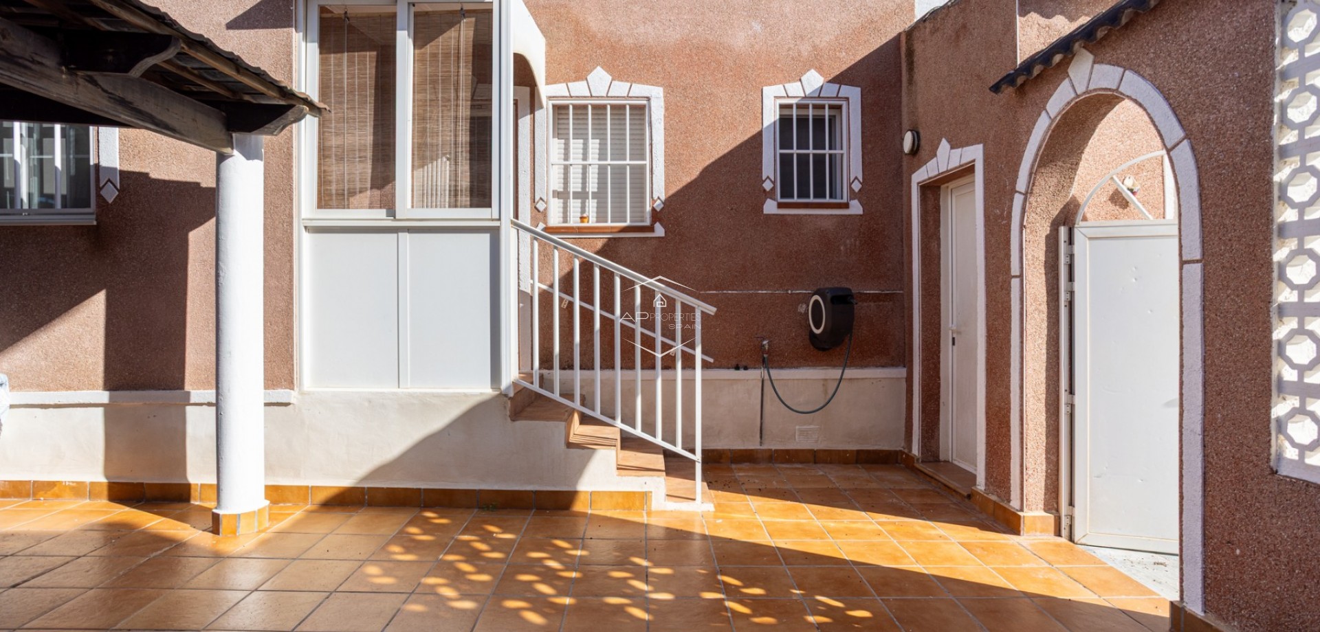 Herverkoop - Villa - Vrijstaand -
Torrevieja - Urbanización San Luis