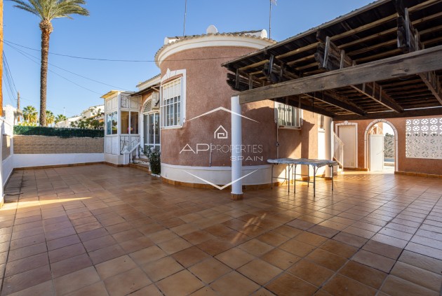 Herverkoop - Villa - Vrijstaand -
Torrevieja - Urbanización San Luis