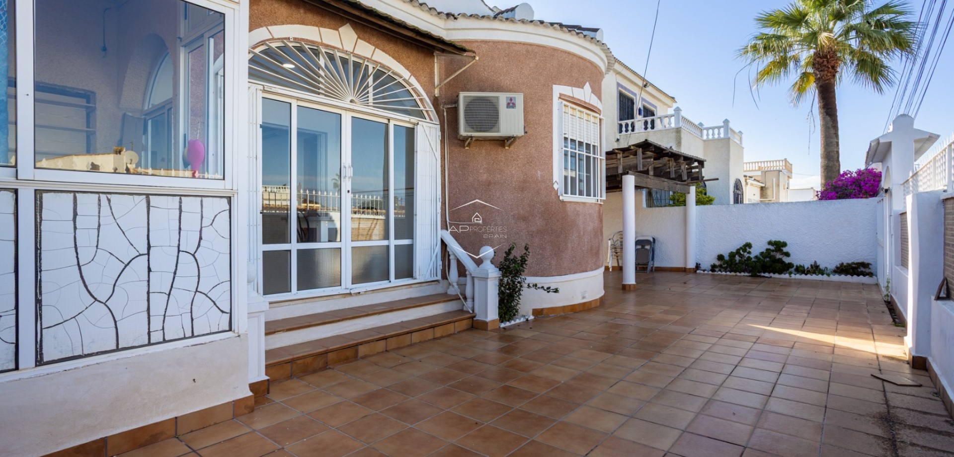 Herverkoop - Villa - Vrijstaand -
Torrevieja - Urbanización San Luis