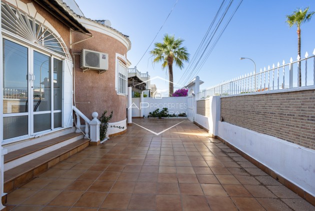 Herverkoop - Villa - Vrijstaand -
Torrevieja - Urbanización San Luis