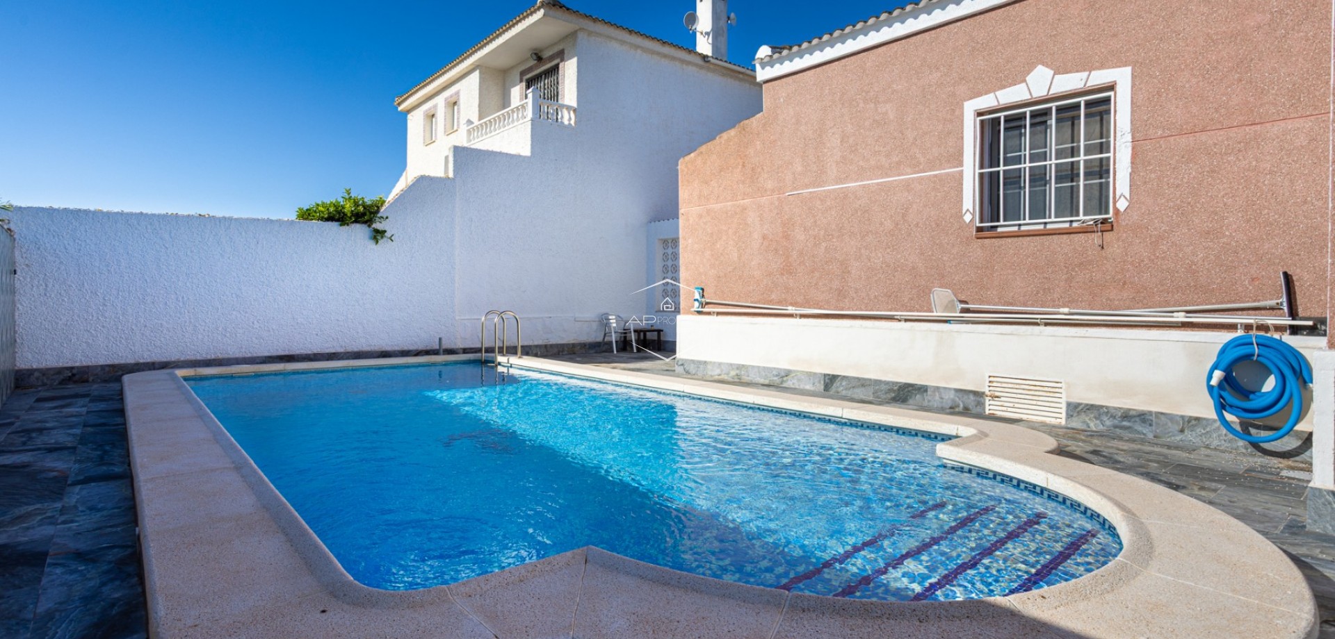 Herverkoop - Villa - Vrijstaand -
Torrevieja - Urbanización San Luis