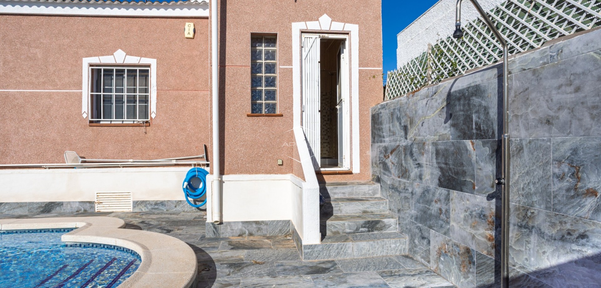 Herverkoop - Villa - Vrijstaand -
Torrevieja - Urbanización San Luis