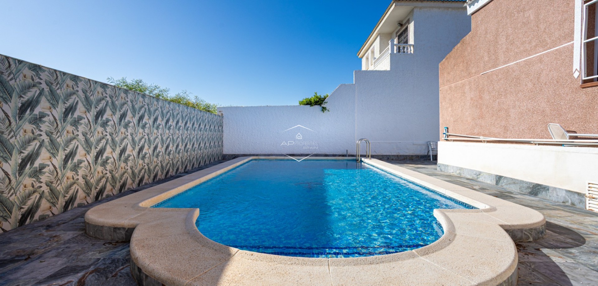 Herverkoop - Villa - Vrijstaand -
Torrevieja - Urbanización San Luis