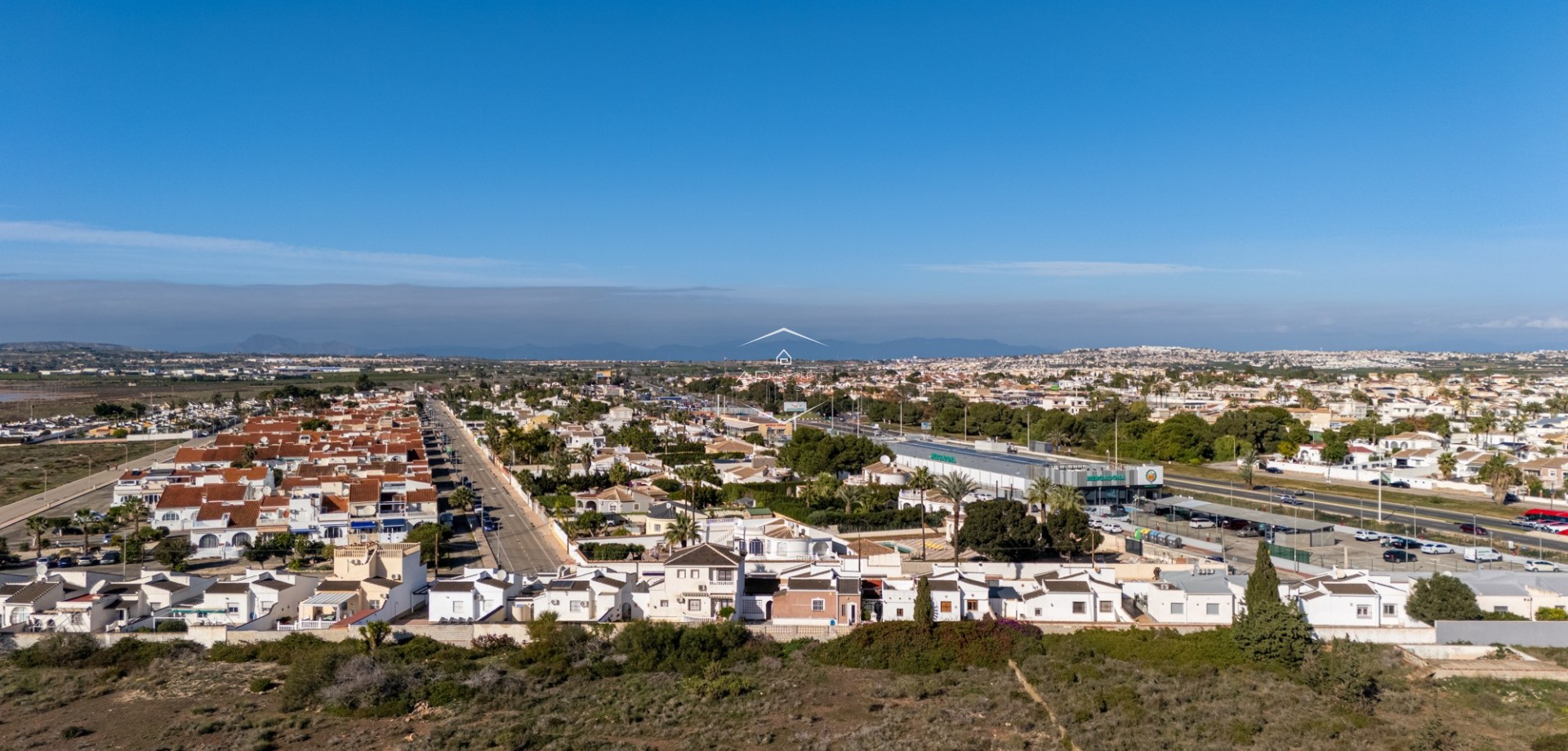 Herverkoop - Villa - Vrijstaand -
Torrevieja - Urbanización San Luis