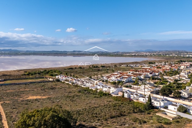 Herverkoop - Villa - Vrijstaand -
Torrevieja - Urbanización San Luis