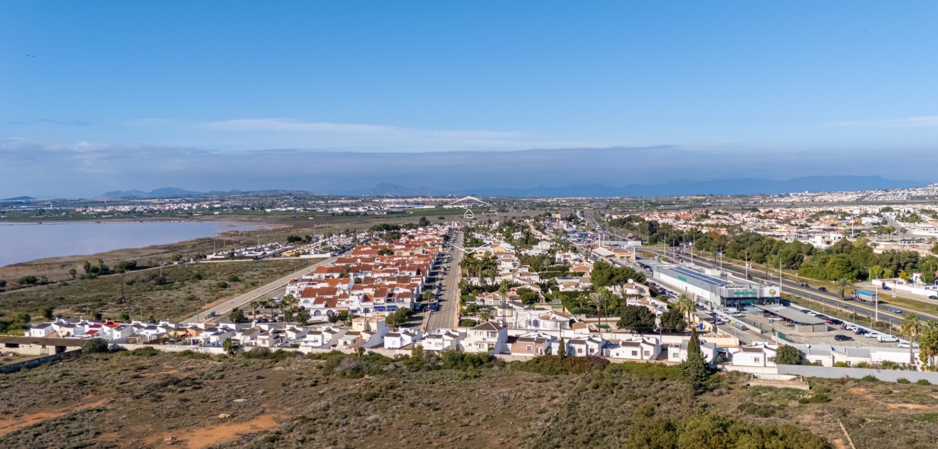 Herverkoop - Villa - Vrijstaand -
Torrevieja - Urbanización San Luis