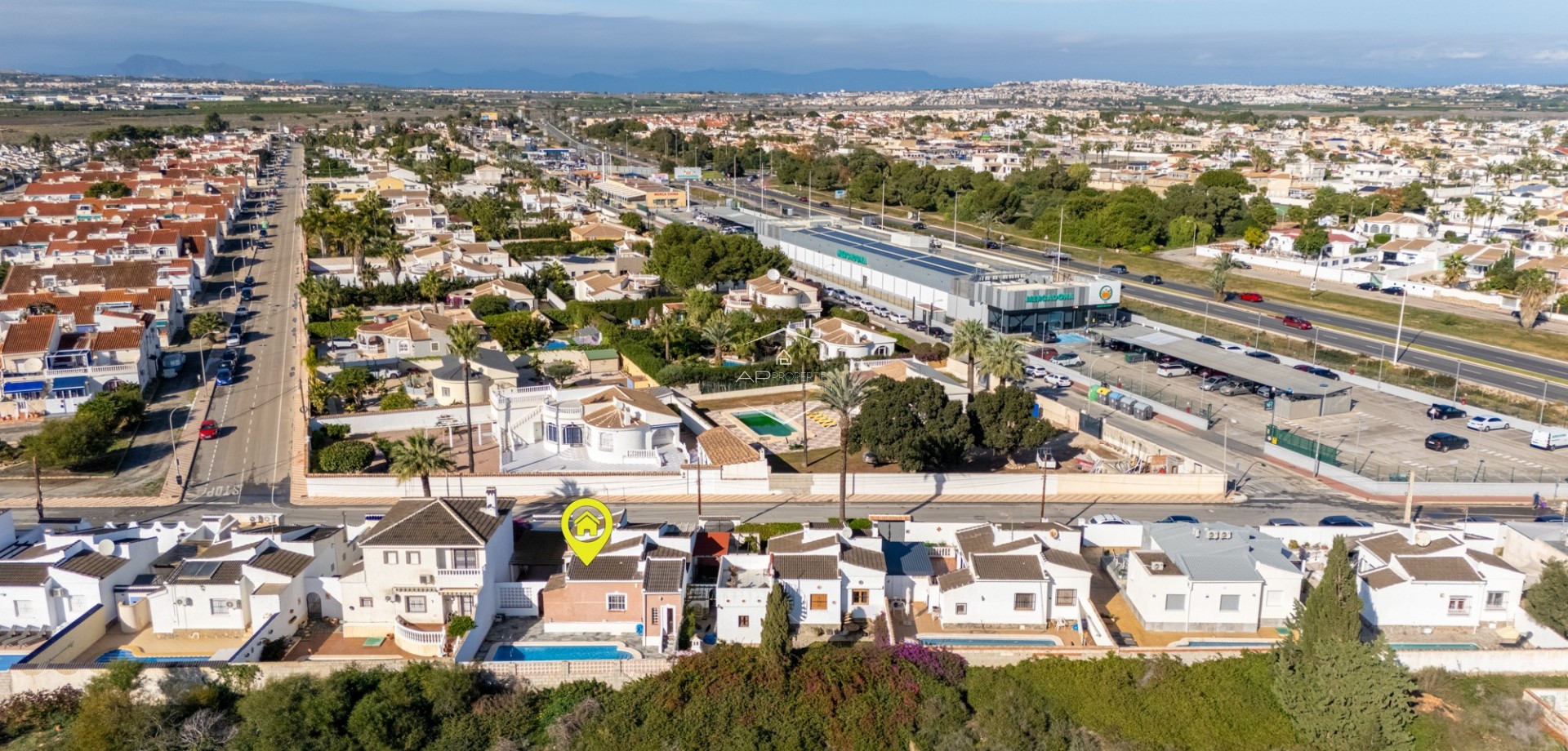Herverkoop - Villa - Vrijstaand -
Torrevieja - Urbanización San Luis