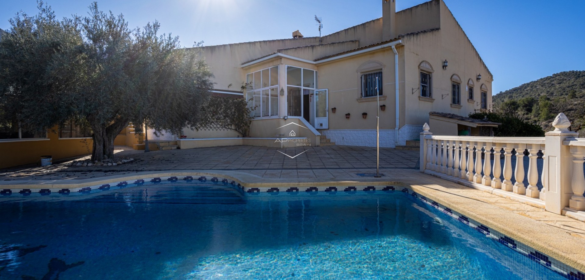 Herverkoop - Finca -
La Zarza