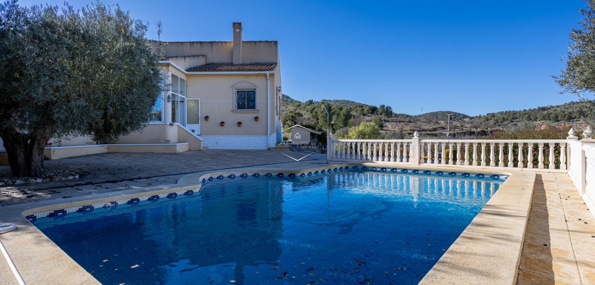Herverkoop - Finca -
La Zarza