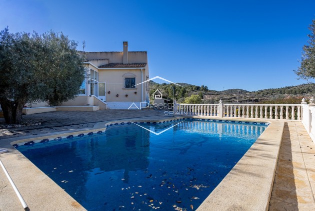 Herverkoop - Finca -
La Zarza