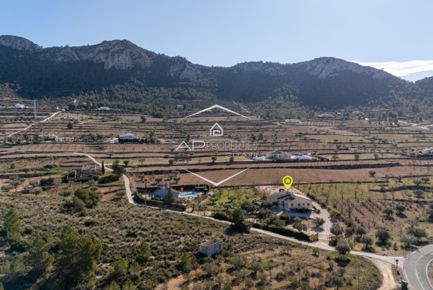 Herverkoop - Finca -
La Zarza