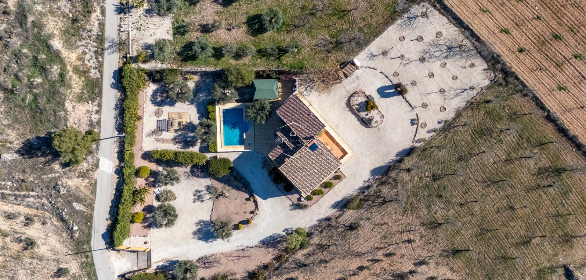 Herverkoop - Finca -
La Zarza