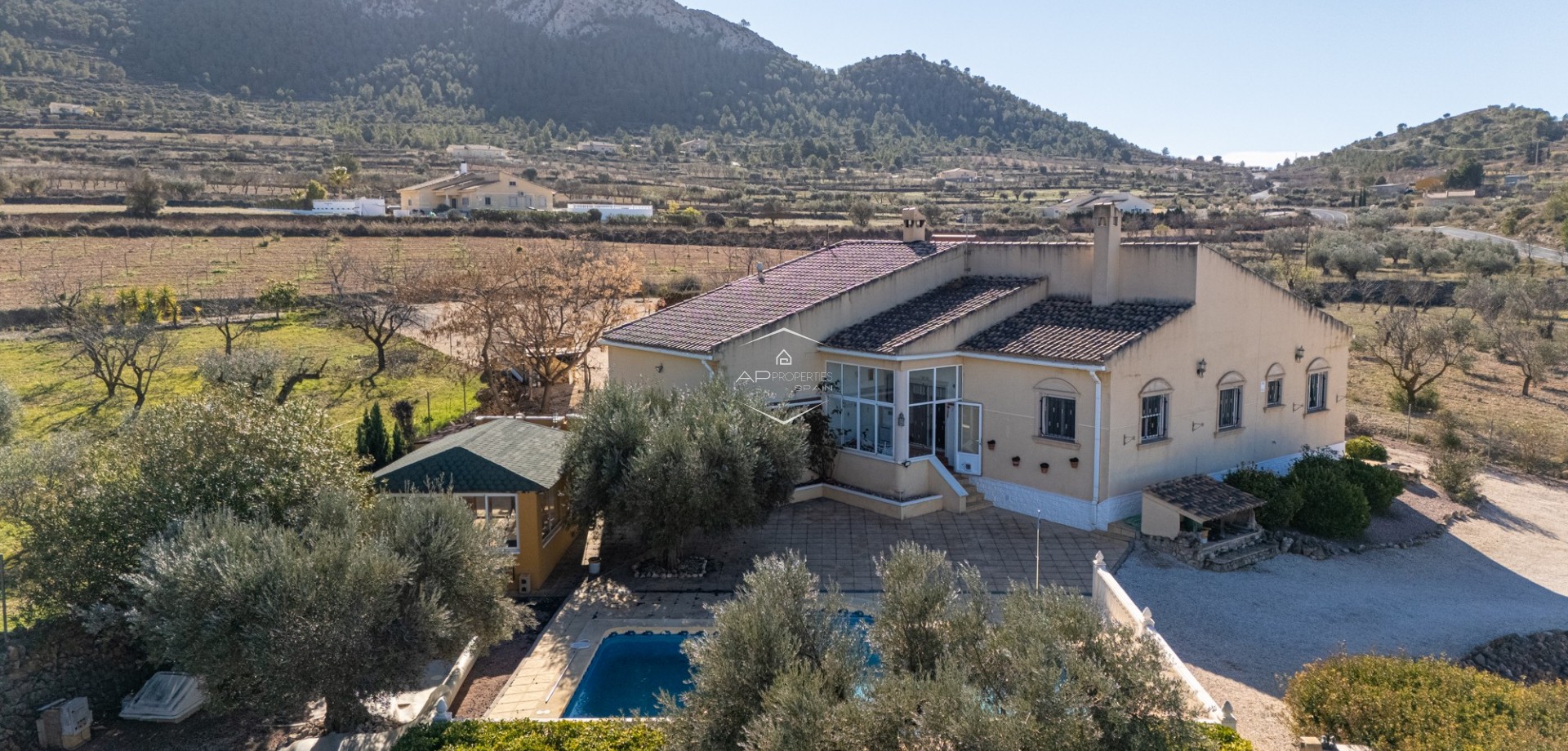 Herverkoop - Finca -
La Zarza