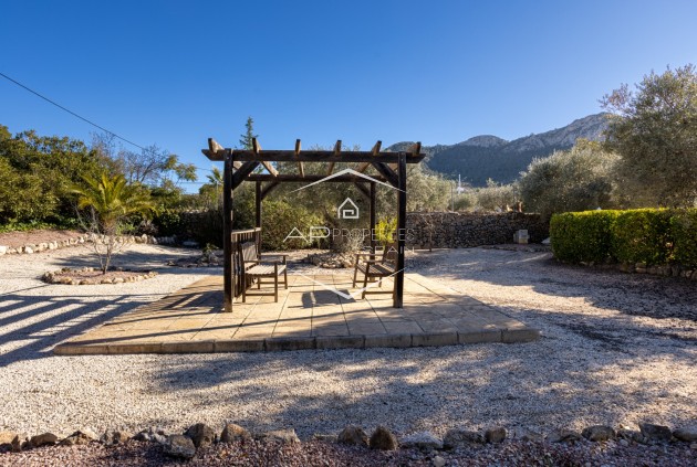 Herverkoop - Finca -
La Zarza
