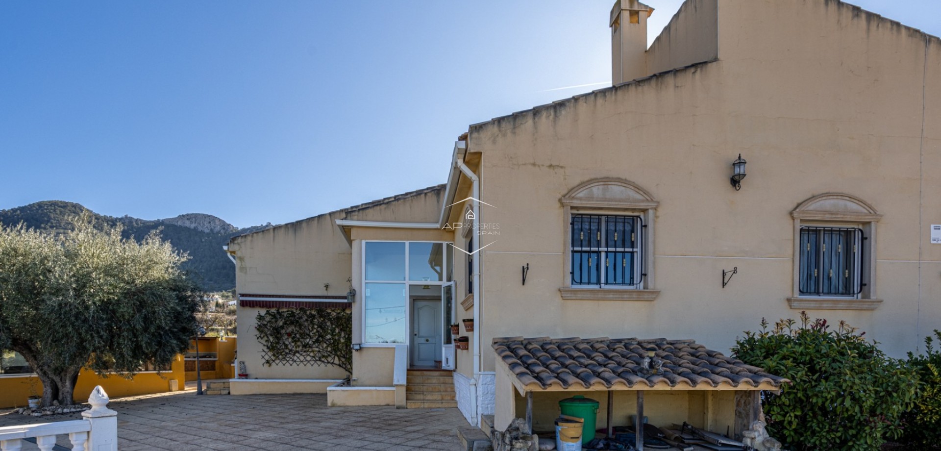 Herverkoop - Finca -
La Zarza
