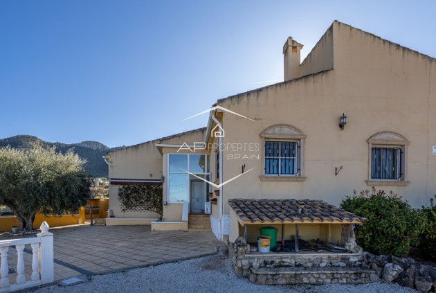 Herverkoop - Finca -
La Zarza