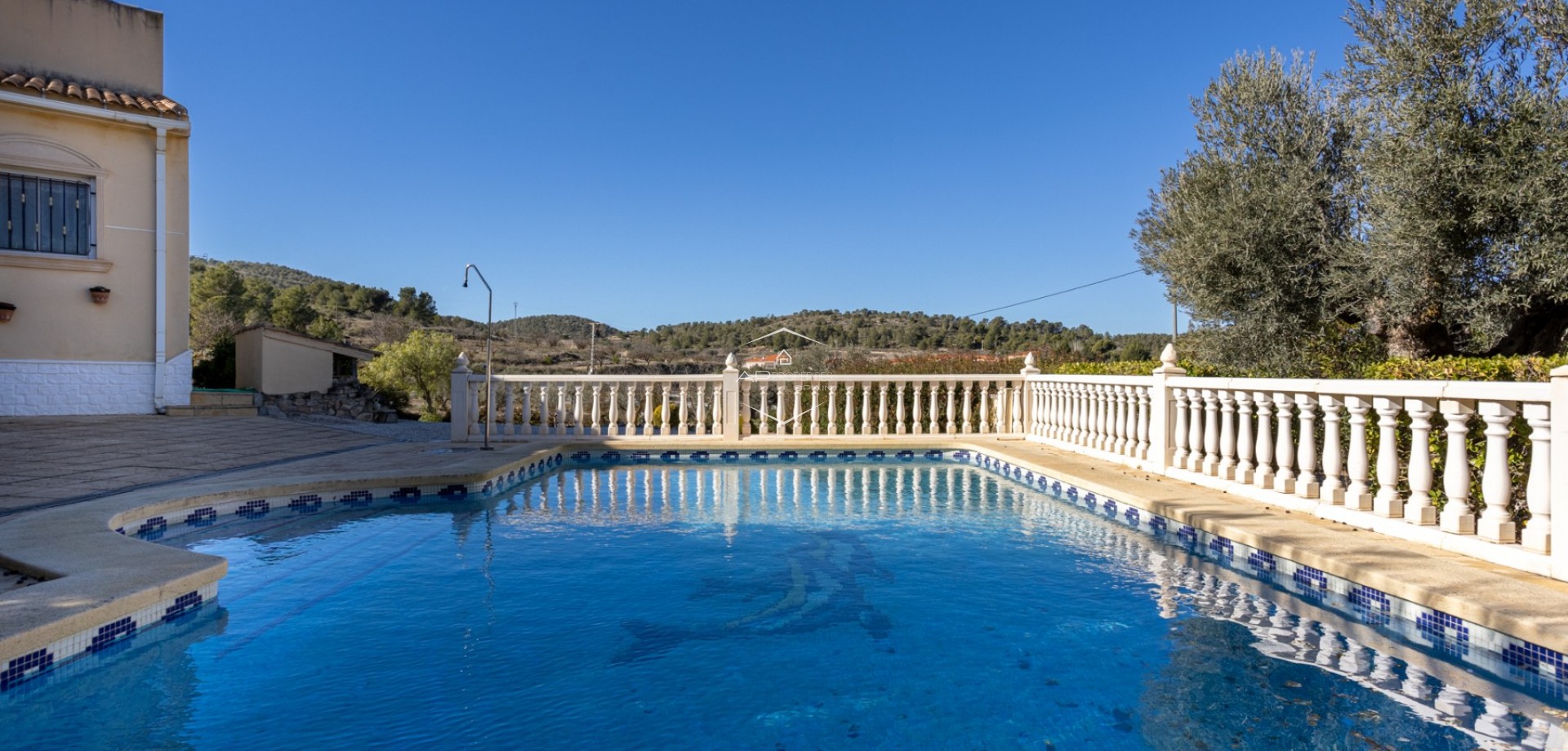 Herverkoop - Finca -
La Zarza