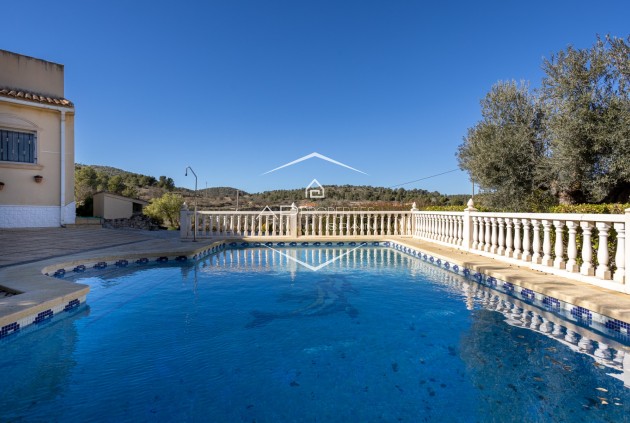 Herverkoop - Finca -
La Zarza