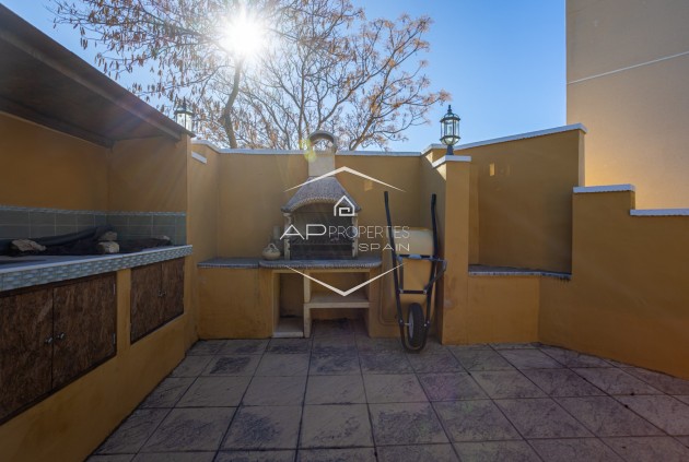 Herverkoop - Finca -
La Zarza