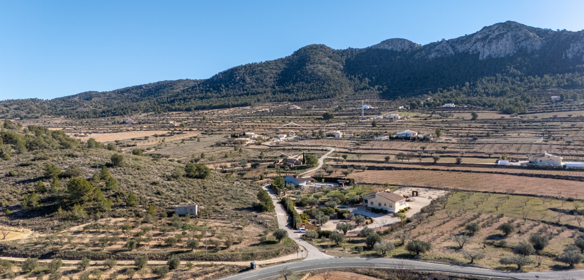 Herverkoop - Finca -
La Zarza