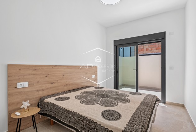 Odsprzedaż - Willa - Dom wolnostojący -
Daya Nueva - Costa Blanca South