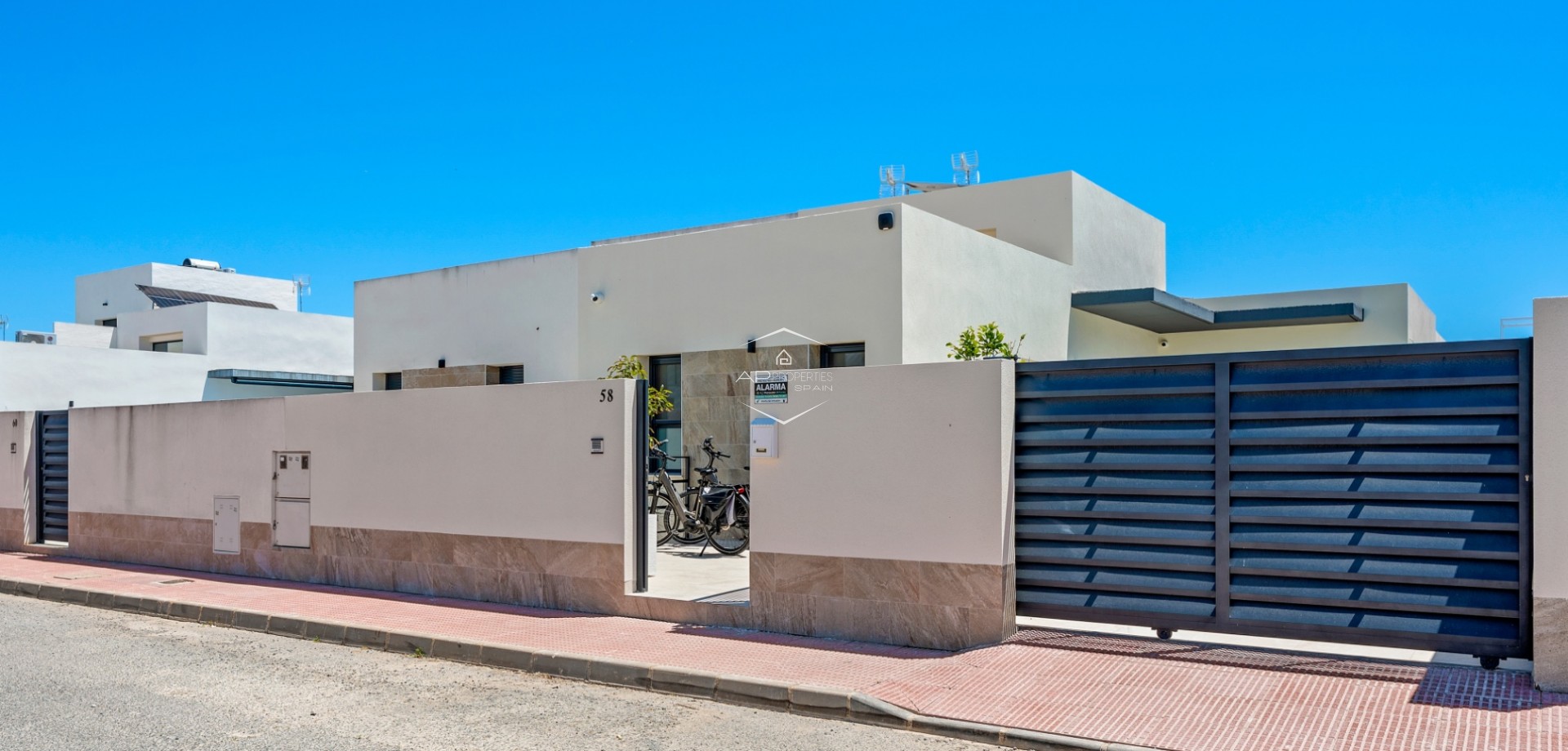 Odsprzedaż - Willa - Dom wolnostojący -
Daya Nueva - Costa Blanca South